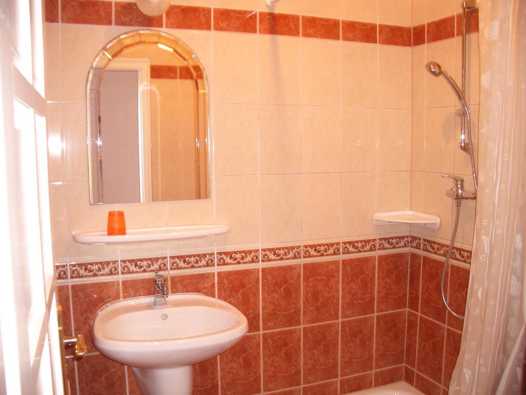Hegyi Villa Hévíz Стая снимка